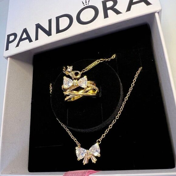 Size 8.5 Pandora Golden Sparkling Bow Jewelry Set